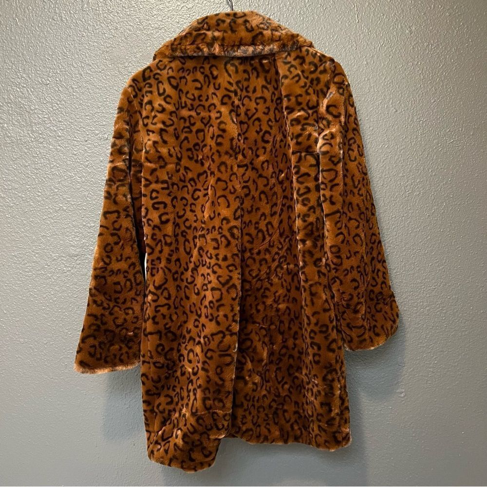 Revolve, Privacy Please Addison Coat in Leopard - Picture 5 of 13